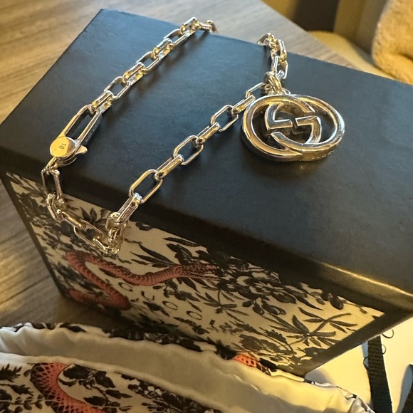 Like New Gucci Sterling Silver Interlocking Pendant Bracelet - Picture 8 of 10